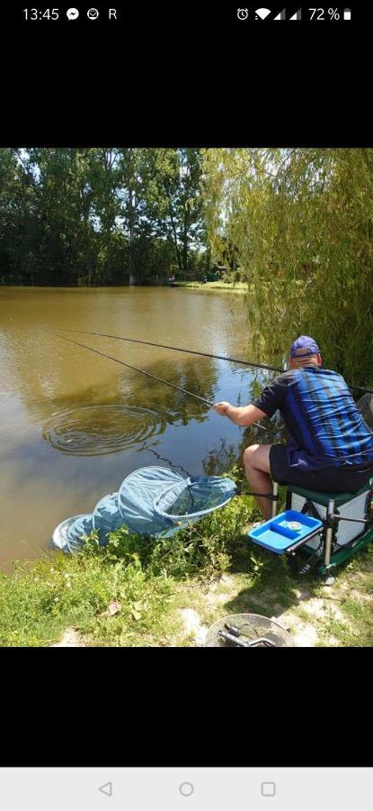 Camping La Garenne De Moncourt Рю Екстер'єр фото